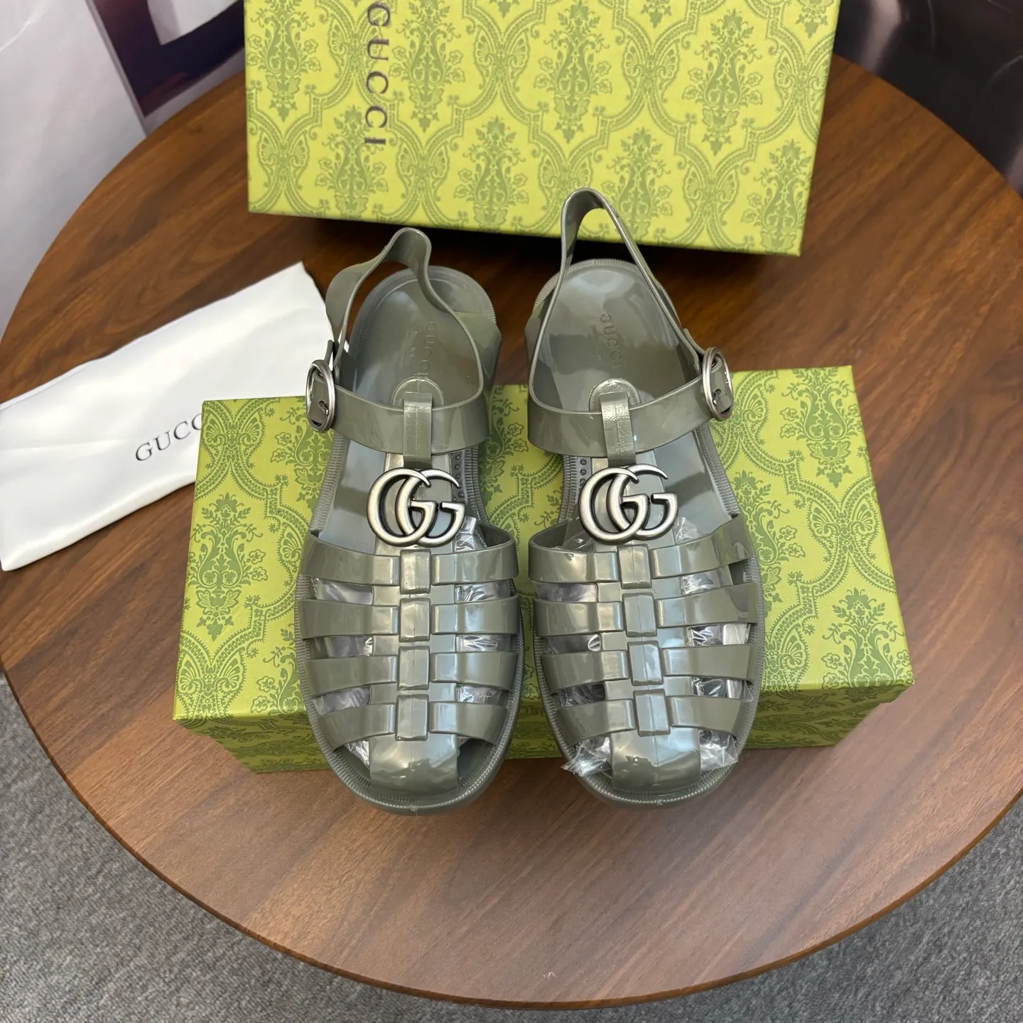 Men's shoes 260💰 [Gucci] Counter quality, top-quality original goods, real photos! Original TPU material, fine workmanship, comfortable; genuine 1:1 replica Size: 36 ~ 46 Half drag: 38 ~ 45